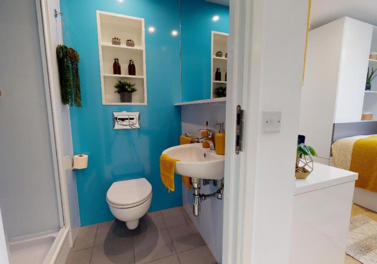 For Students Only Private Bedrooms With Shared Kitchen And Studios At Iq Haywood House In London Exterior photo