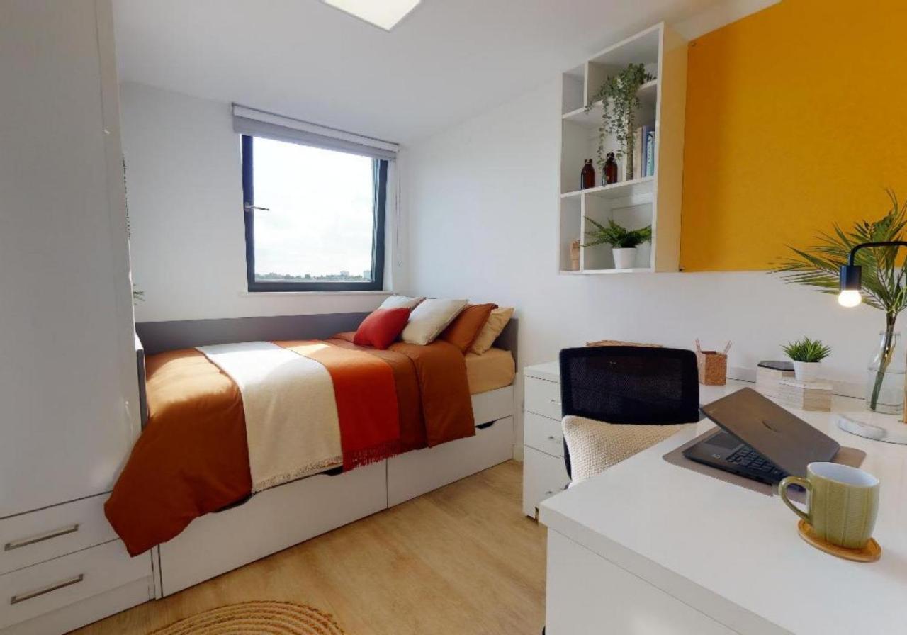For Students Only Private Bedrooms With Shared Kitchen And Studios At Iq Haywood House In London Exterior photo