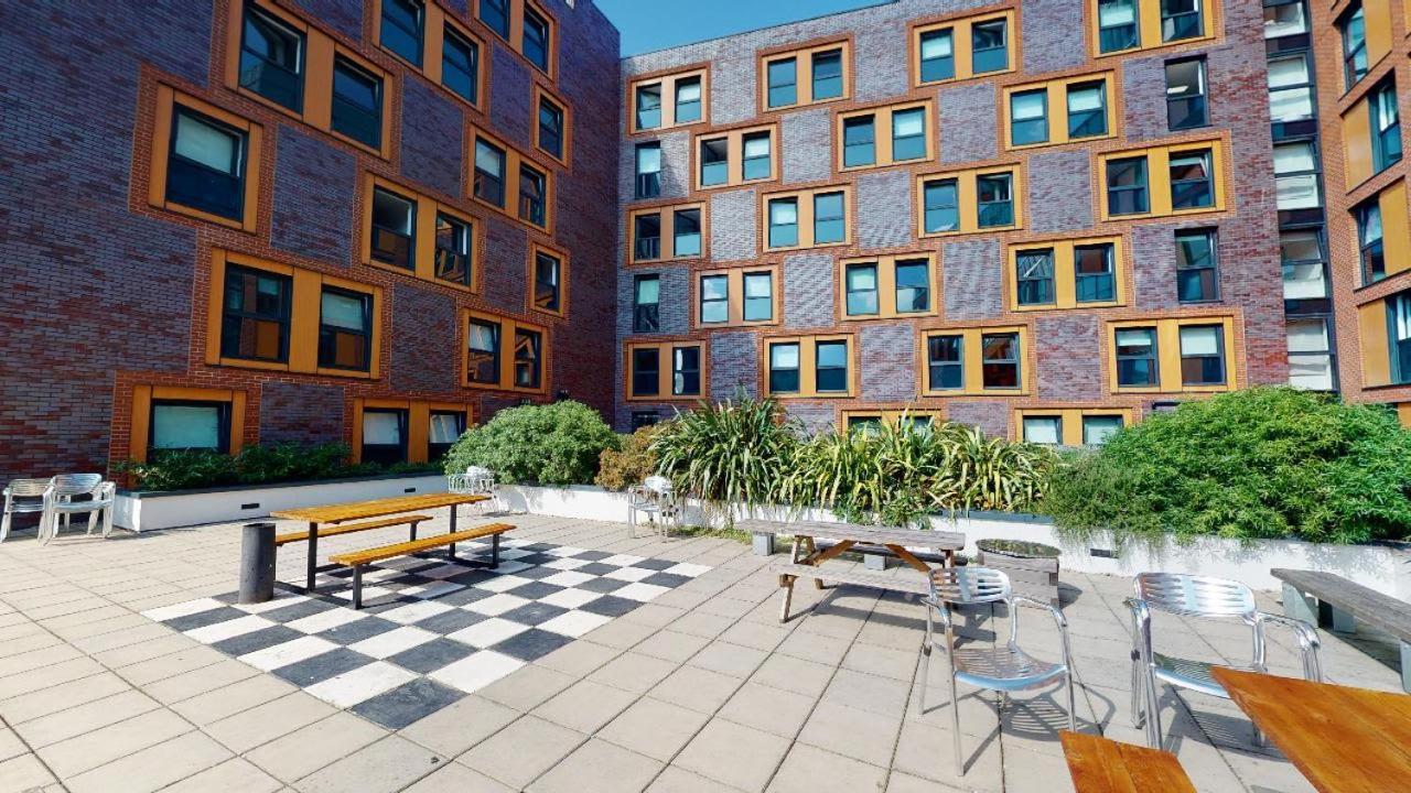 For Students Only Private Bedrooms With Shared Kitchen And Studios At Iq Haywood House In London Exterior photo