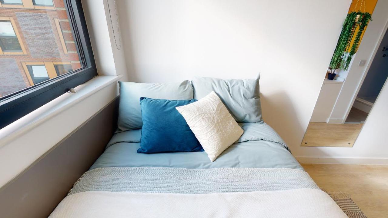 For Students Only Private Bedrooms With Shared Kitchen And Studios At Iq Haywood House In London Exterior photo