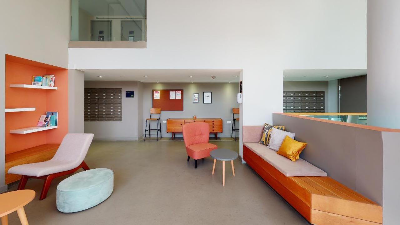 For Students Only Private Bedrooms With Shared Kitchen And Studios At Iq Haywood House In London Exterior photo